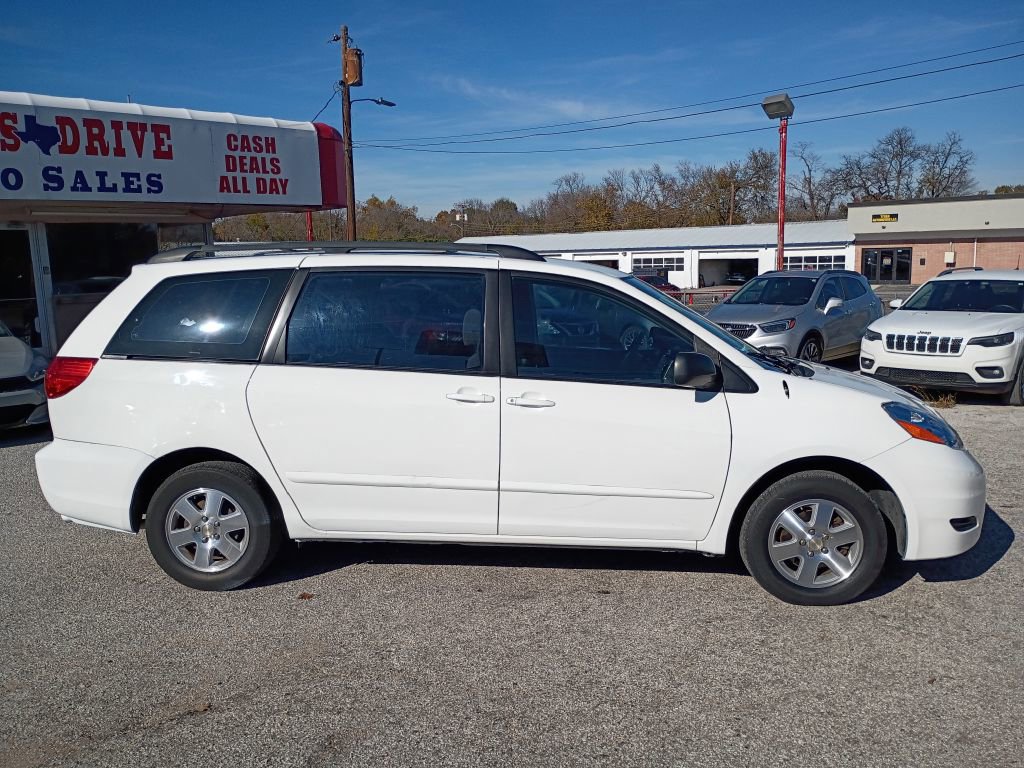 Used 2006 Toyota Sienna CE image 4