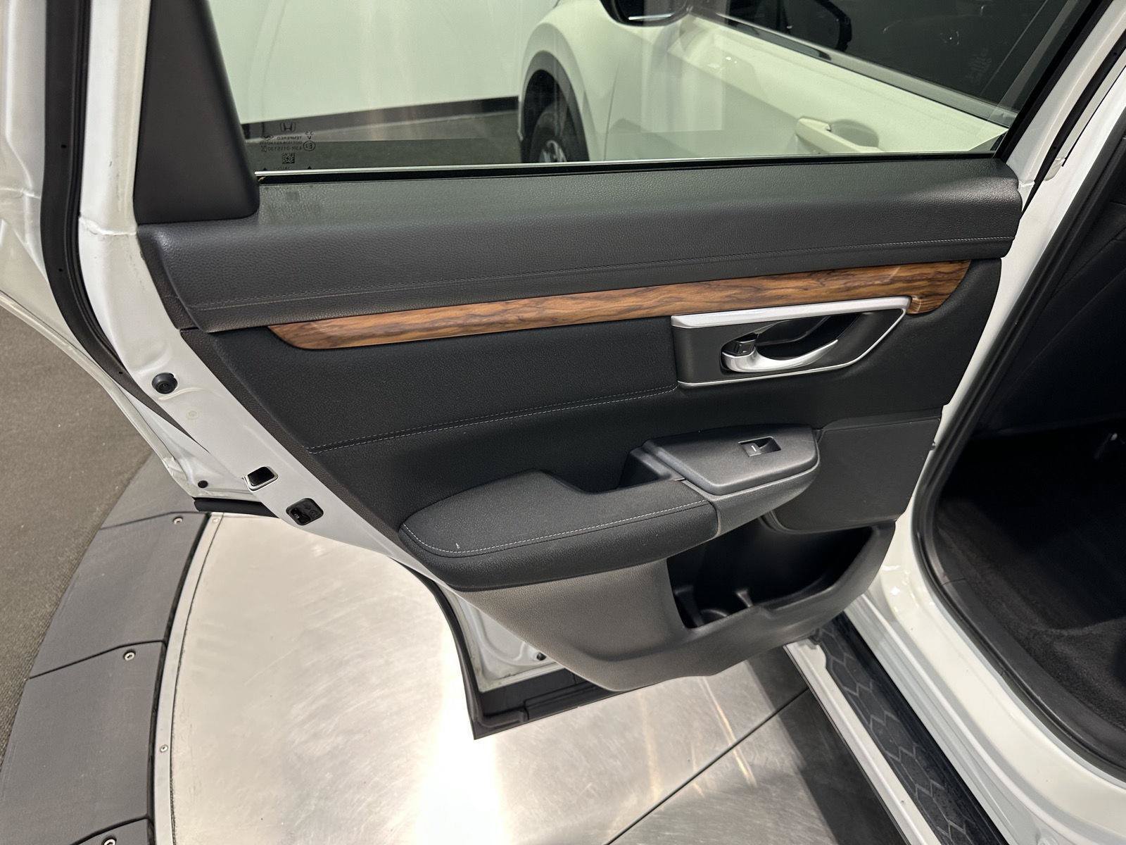 Used 2018 Honda CR-V EX image 26
