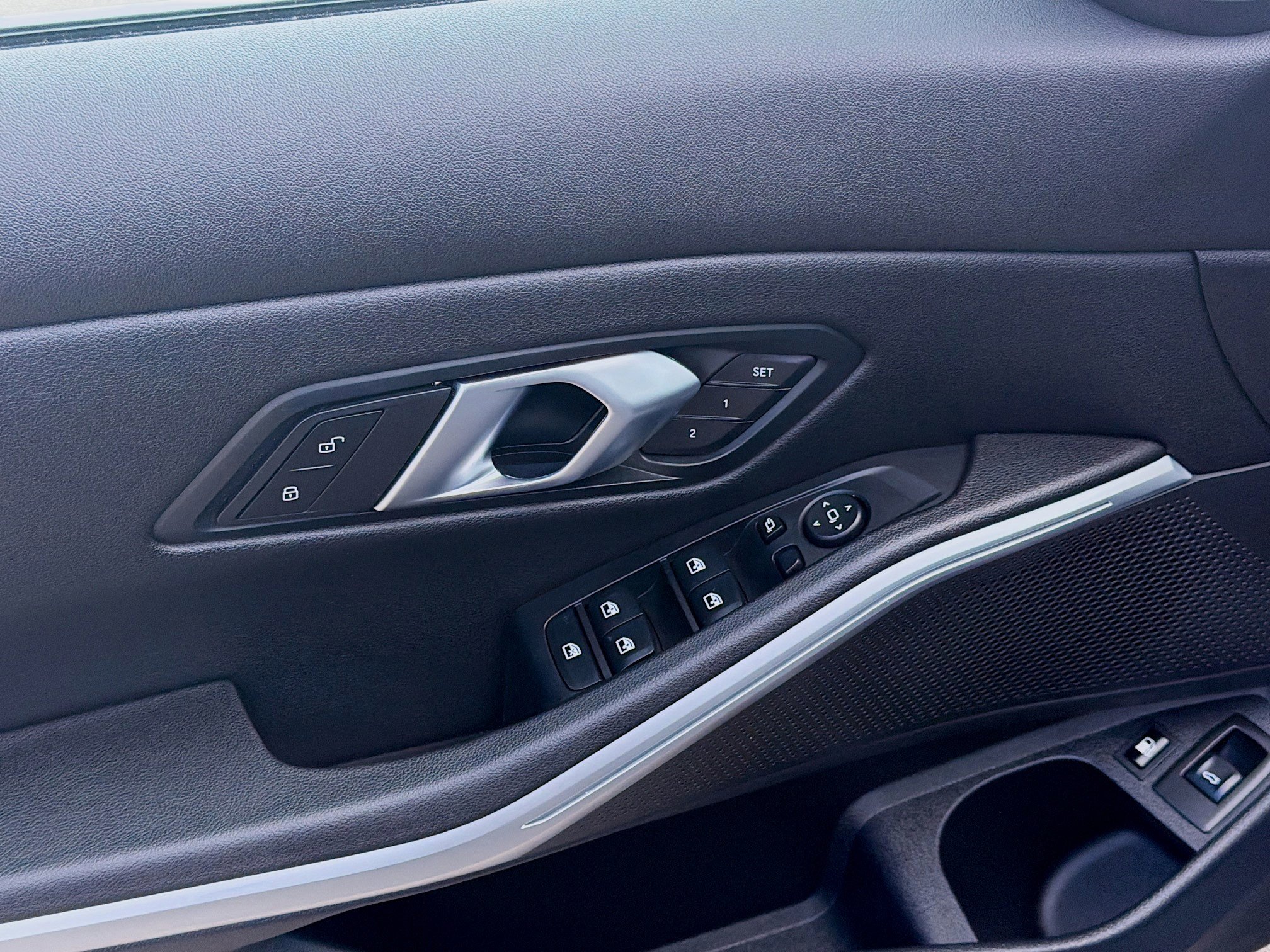 Used 2024 BMW 330e image 14