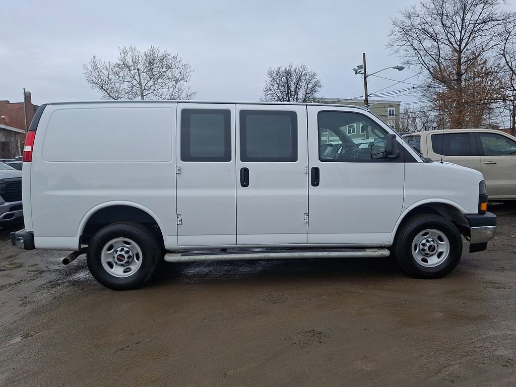 Used 2024 GMC Savana 2500 w/ Driver Convenience Package image 9