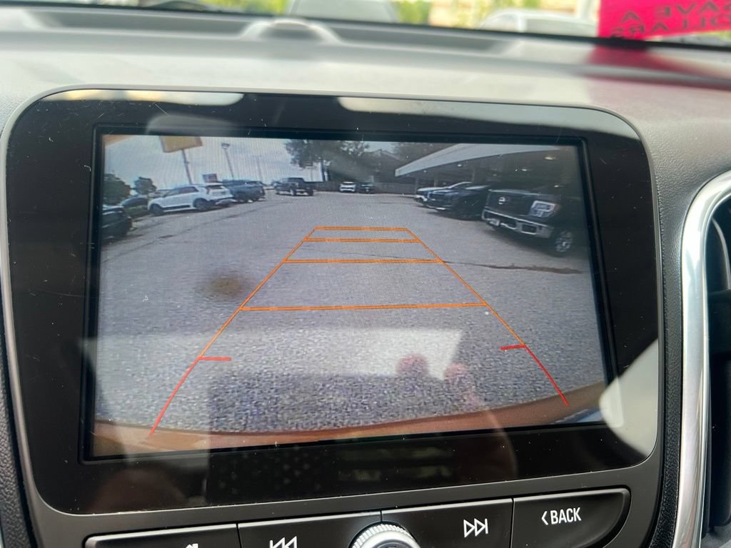 Used 2018 Chevrolet Equinox LT w/ Sun & Infotainment Package FWD image 56
