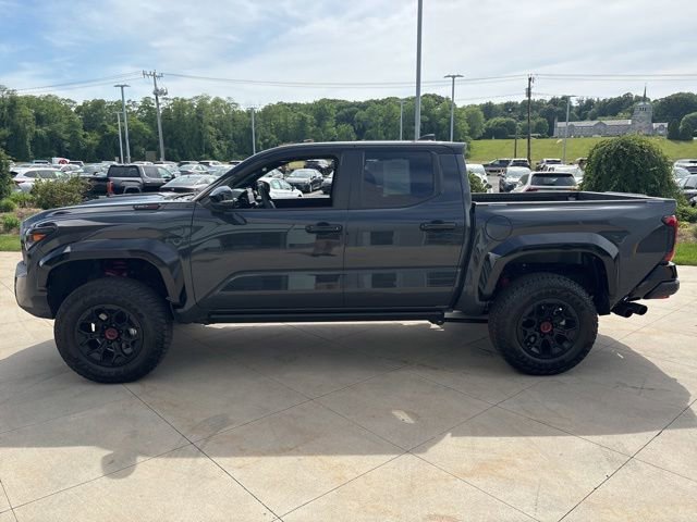 Used 2025 Toyota Tacoma TRD Pro AWD/4WD image 4