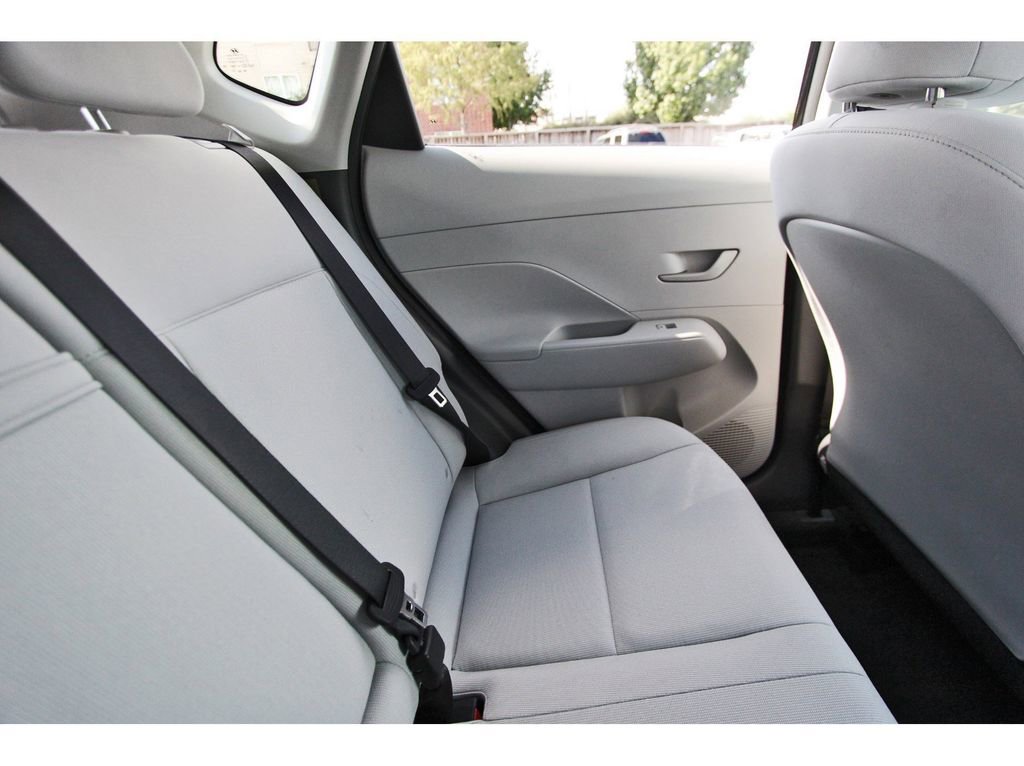 Certified 2025 Hyundai Kona SEL FWD image 11