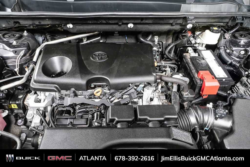 Used 2021 Toyota RAV4 LE image 32