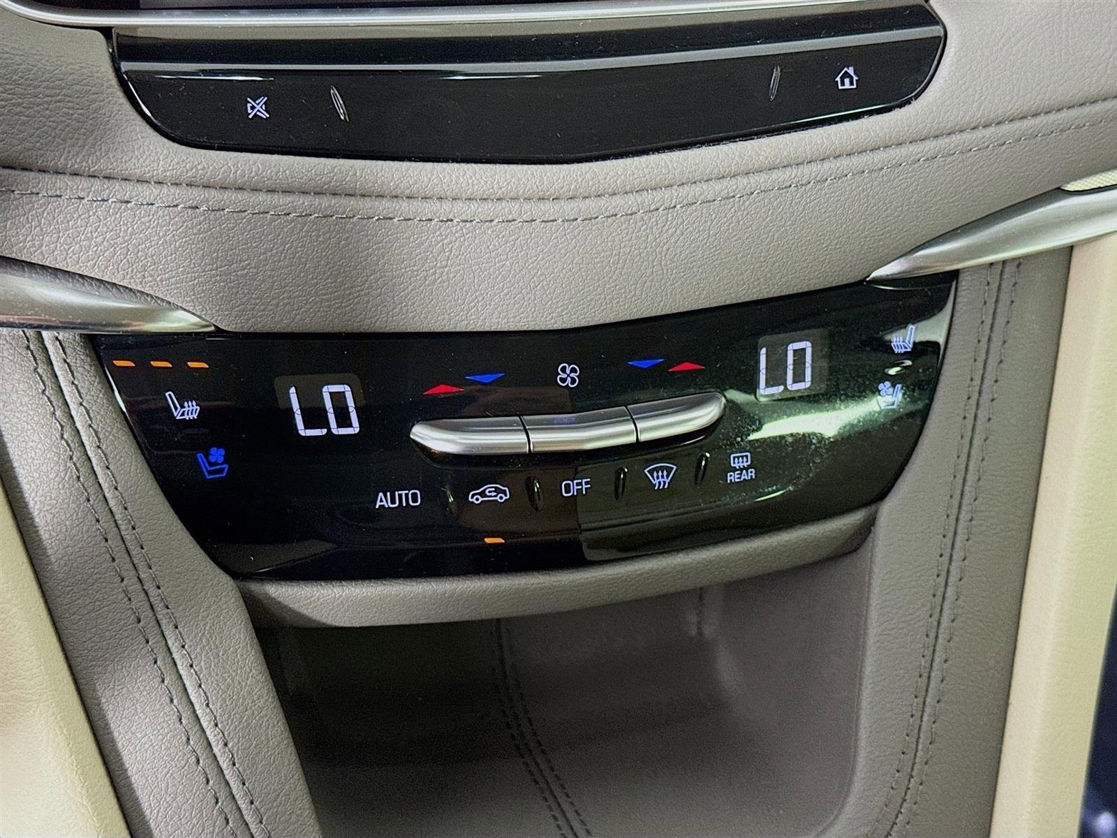 Used 2022 Cadillac XT5 Premium Luxury image 18