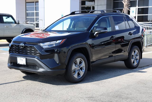 New 2025 Toyota RAV4 XLE image 3
