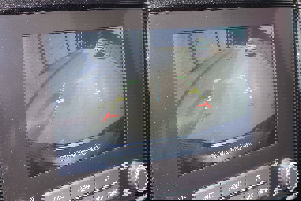 Used 2023 Nissan Frontier SV w/ SV Premium Package RWD image 9