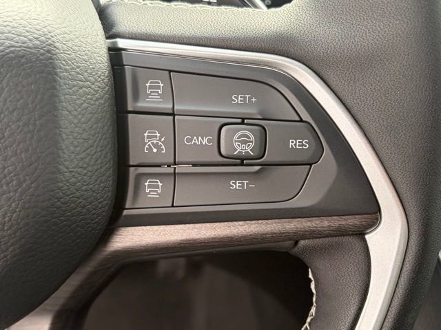New 2026 Jeep Grand Cherokee Limited w/ Limited Altitude Package image 18