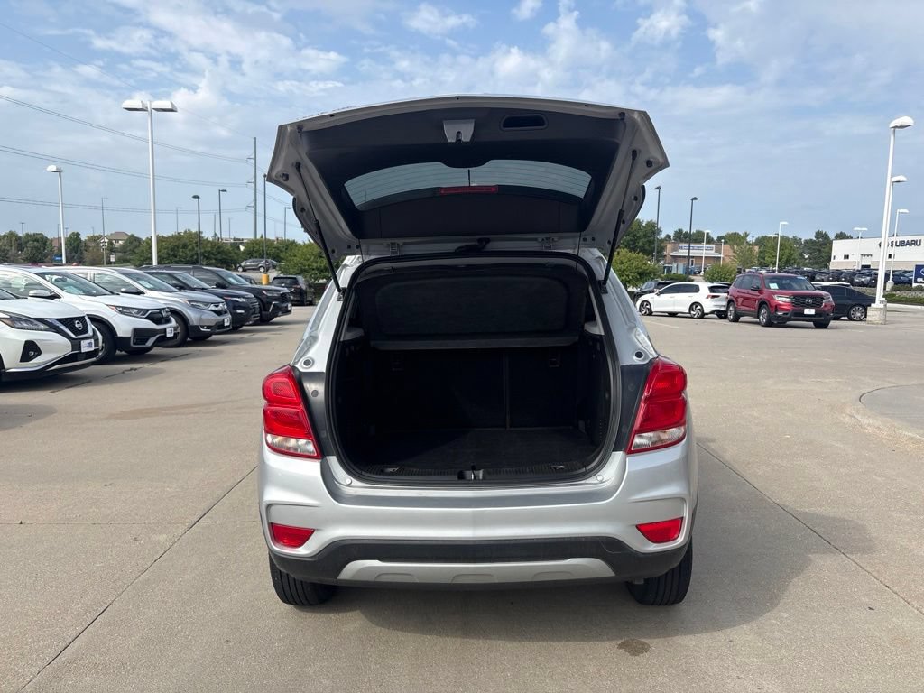 Used 2022 Chevrolet Trax LT w/ LT Convenience Package AWD/4WD image 35