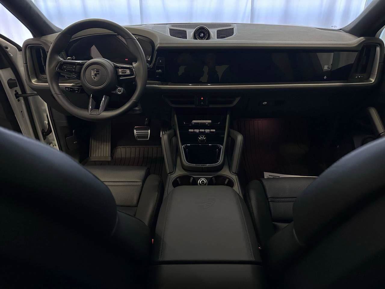 New 2025 Porsche Cayenne Turbo image 69