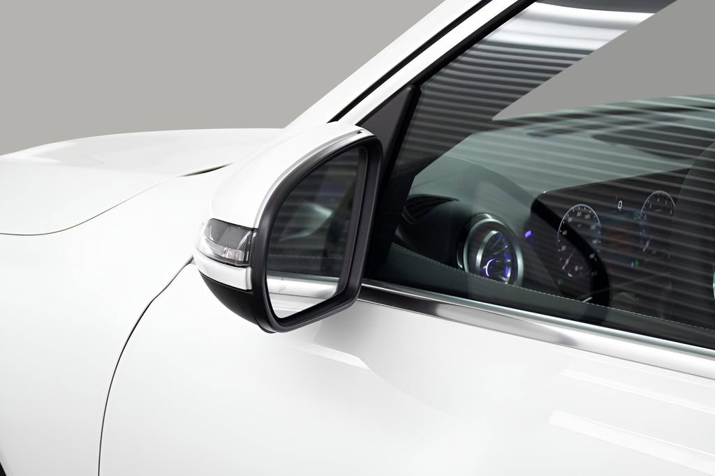 Used 2025 Mercedes-Benz GLB 250 GLB 250 image 11