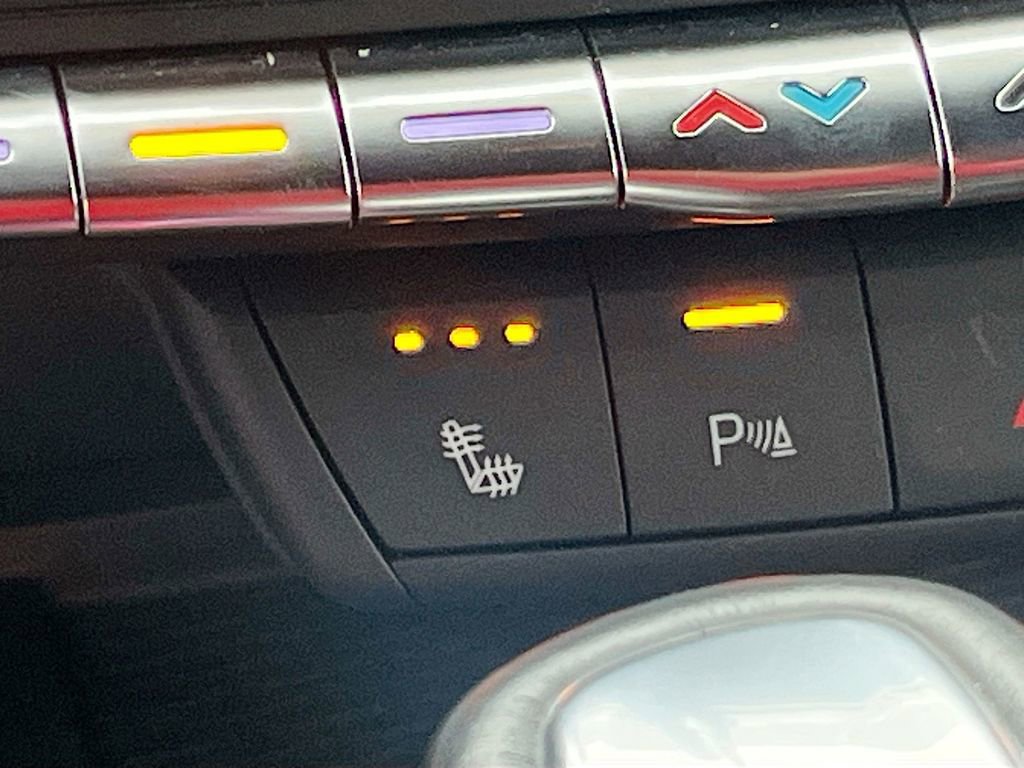 Used 2025 Cadillac CT4 Luxury image 19