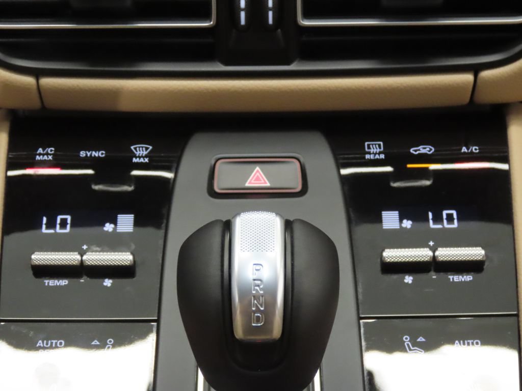 Certified 2026 Porsche Macan AWD/4WD image 26