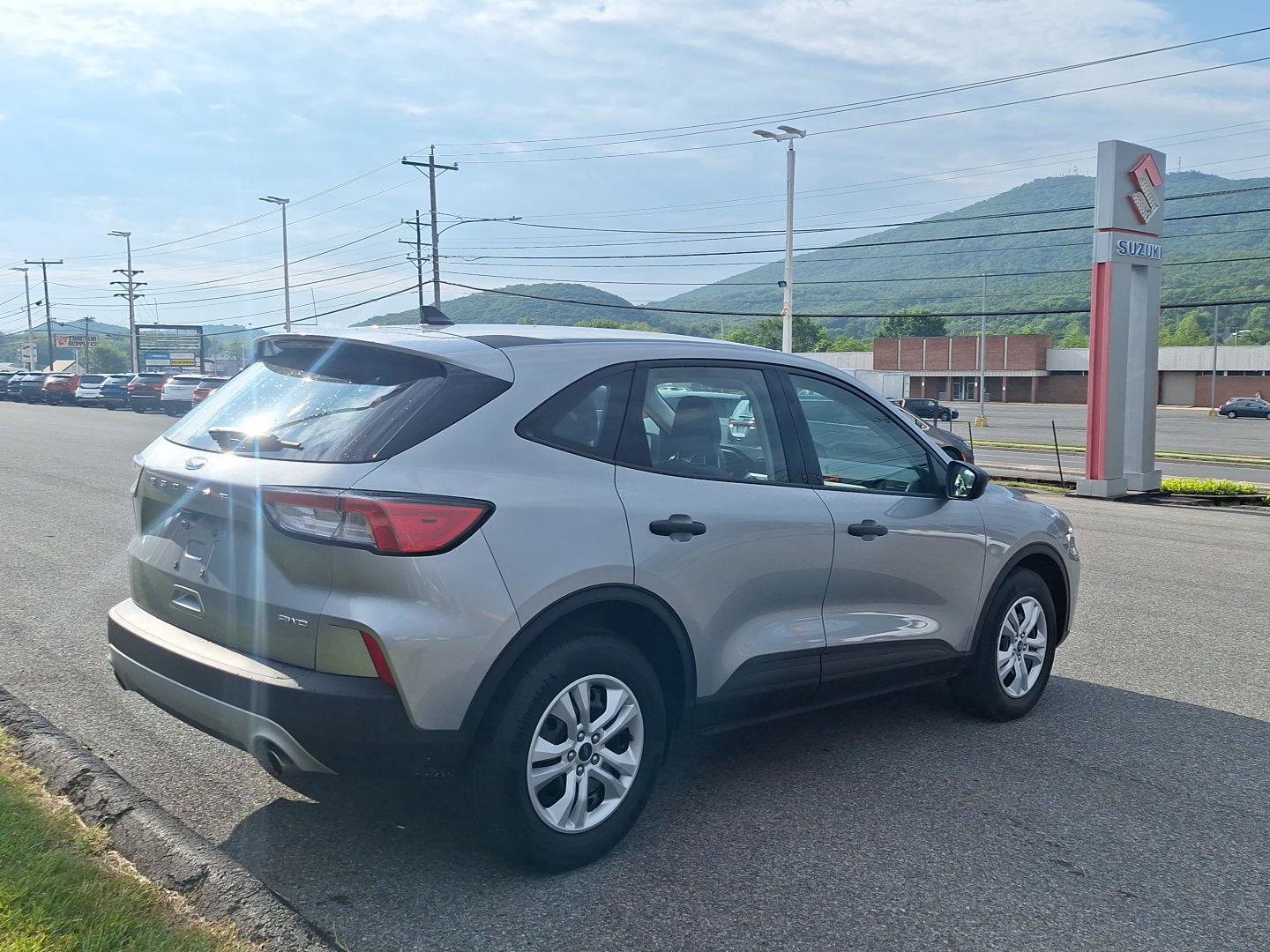 Used 2022 Ford Escape S AWD/4WD image 3