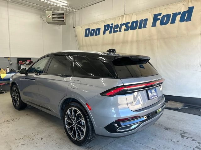 Used 2025 Lincoln Nautilus Reserve AWD/4WD image 8
