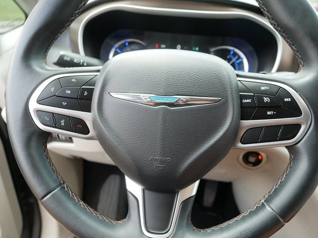Used 2017 Chrysler Pacifica Premium FWD image 28