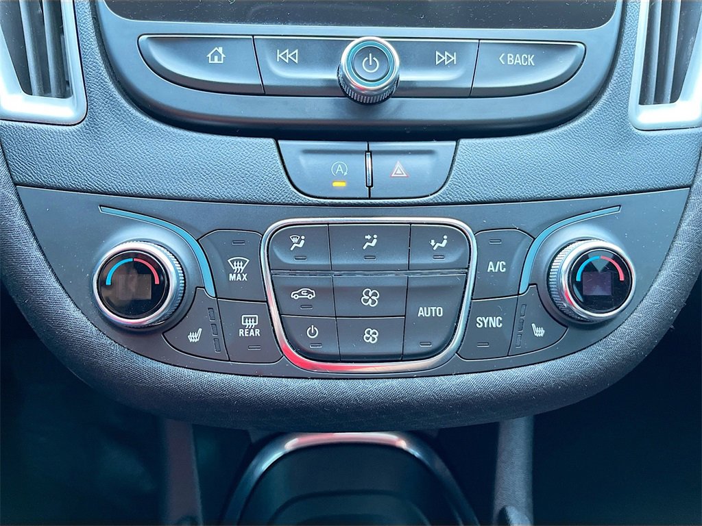 Used 2022 Chevrolet Malibu LT image 16