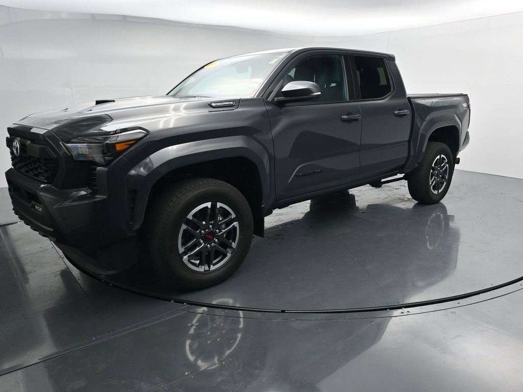 Used 2024 Toyota Tacoma TRD Sport w/ TRD Sport Upgrade Package AWD/4WD image 4