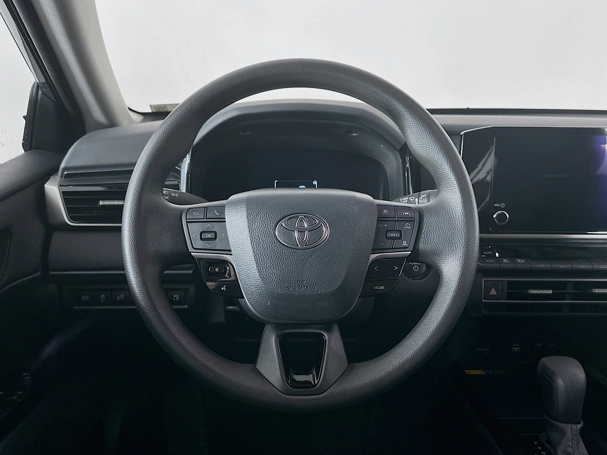 Used 2025 Toyota Camry LE image 18