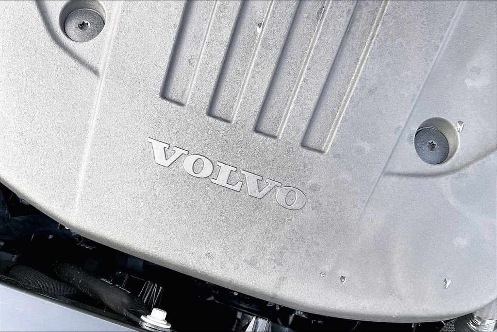 Certified 2026 Volvo XC60 B5 Plus w/ Protection Package Premier AWD/4WD image 30