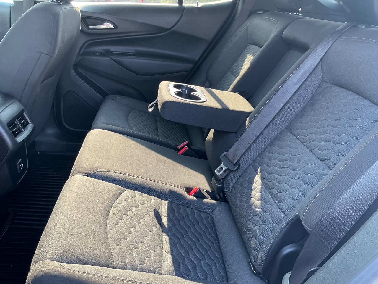 Used 2019 Chevrolet Equinox LT w/ Driver Convenience Package image 12