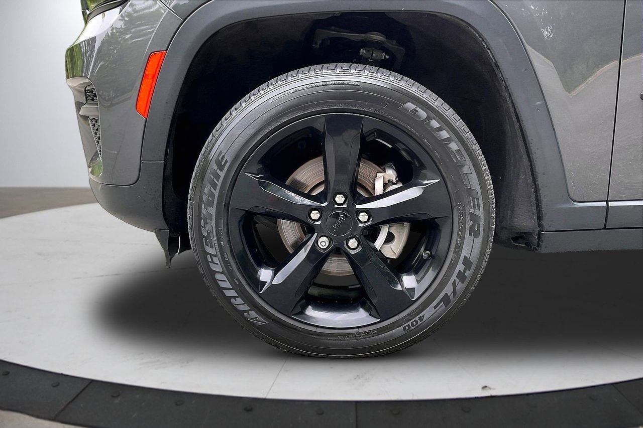 Certified 2023 Jeep Grand Cherokee Altitude AWD/4WD image 33