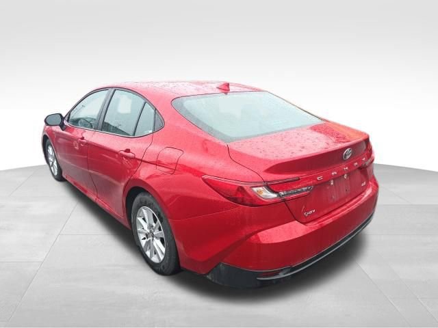 Used 2025 Toyota Camry LE image 3