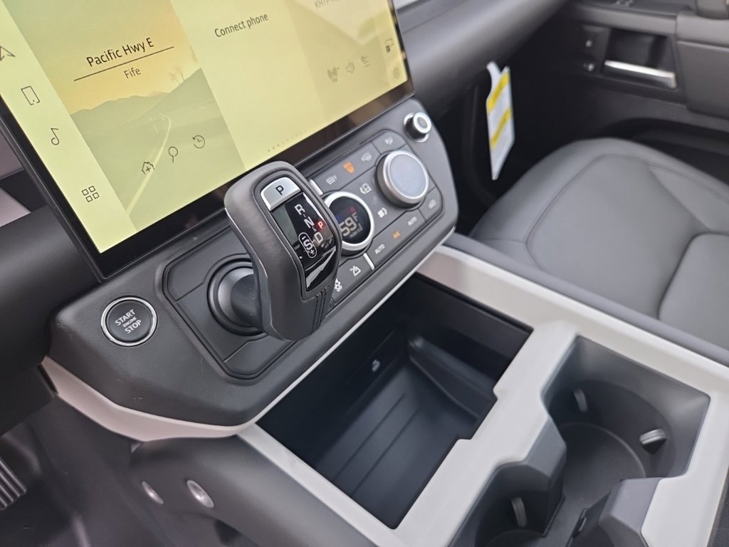 New 2026 Land Rover Defender 110 X-Dynamic SE image 13