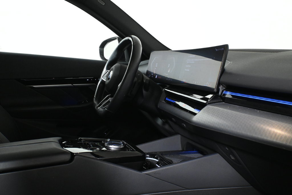Used 2024 BMW 530i xDrive w/ M Sport Package AWD/4WD image 8