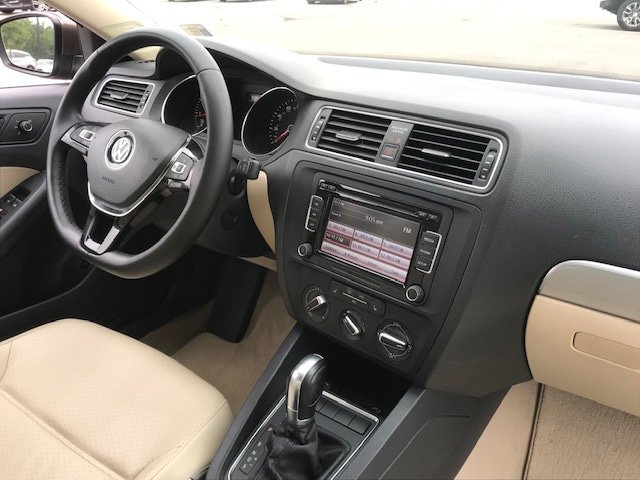 Used 2015 Volkswagen Jetta SE FWD image 8