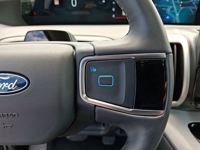 Used 2025 Ford Expedition Active image 21