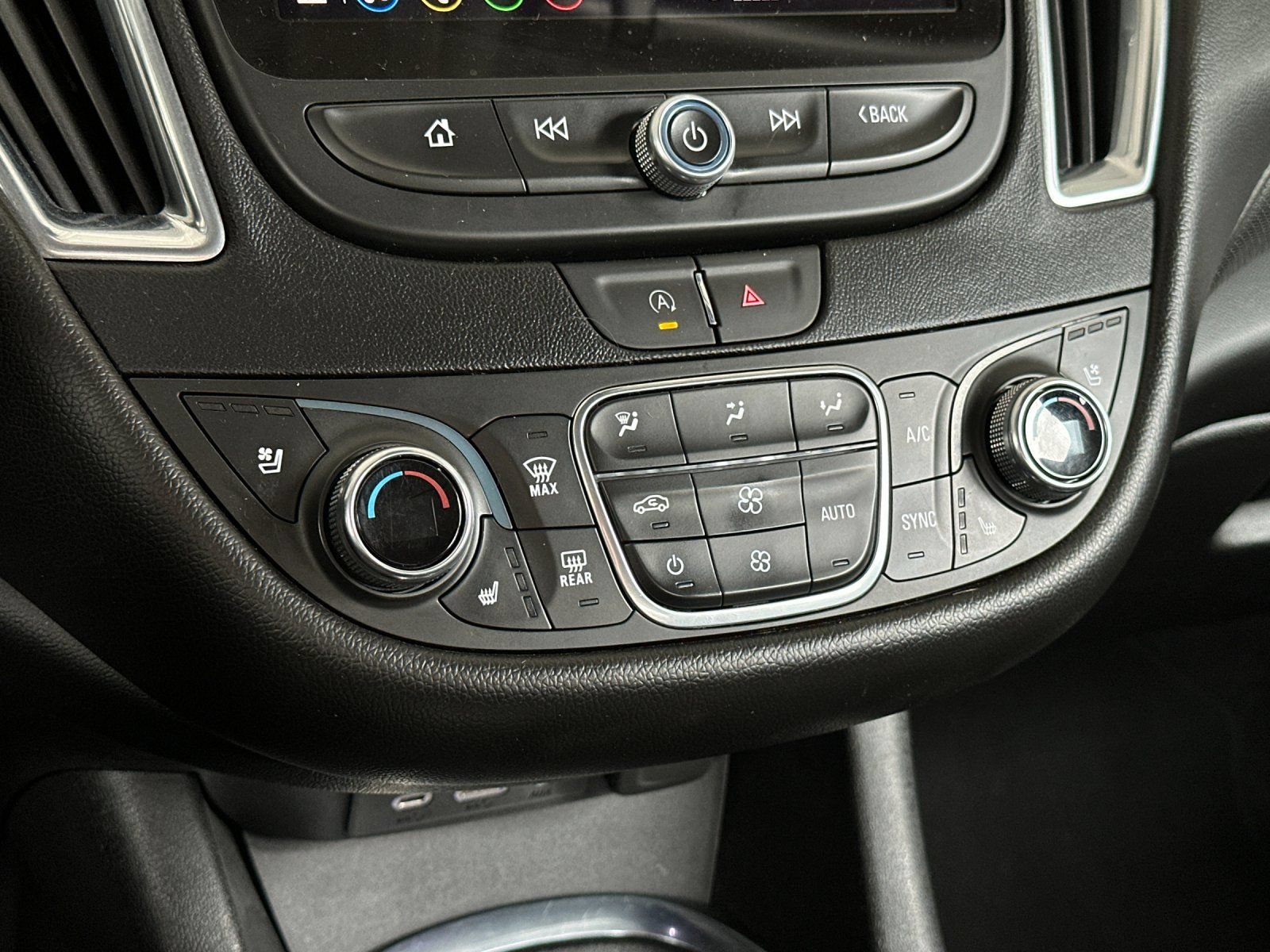 Used 2024 Chevrolet Malibu LT FWD image 19