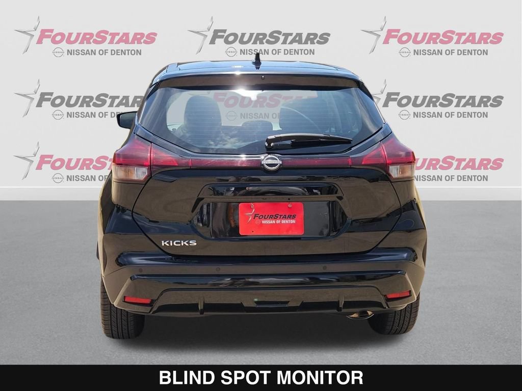 Used 2022 Nissan Kicks S FWD image 5