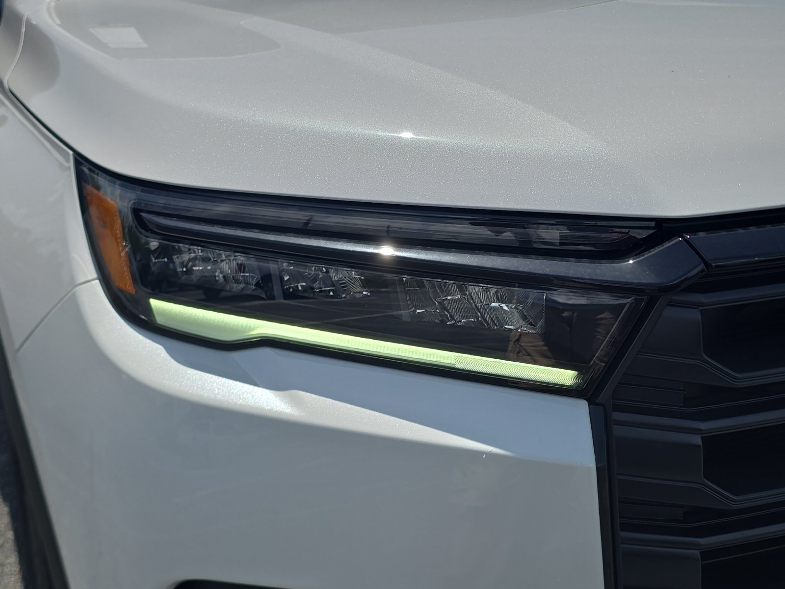 New 2026 Honda Pilot Sport image 7