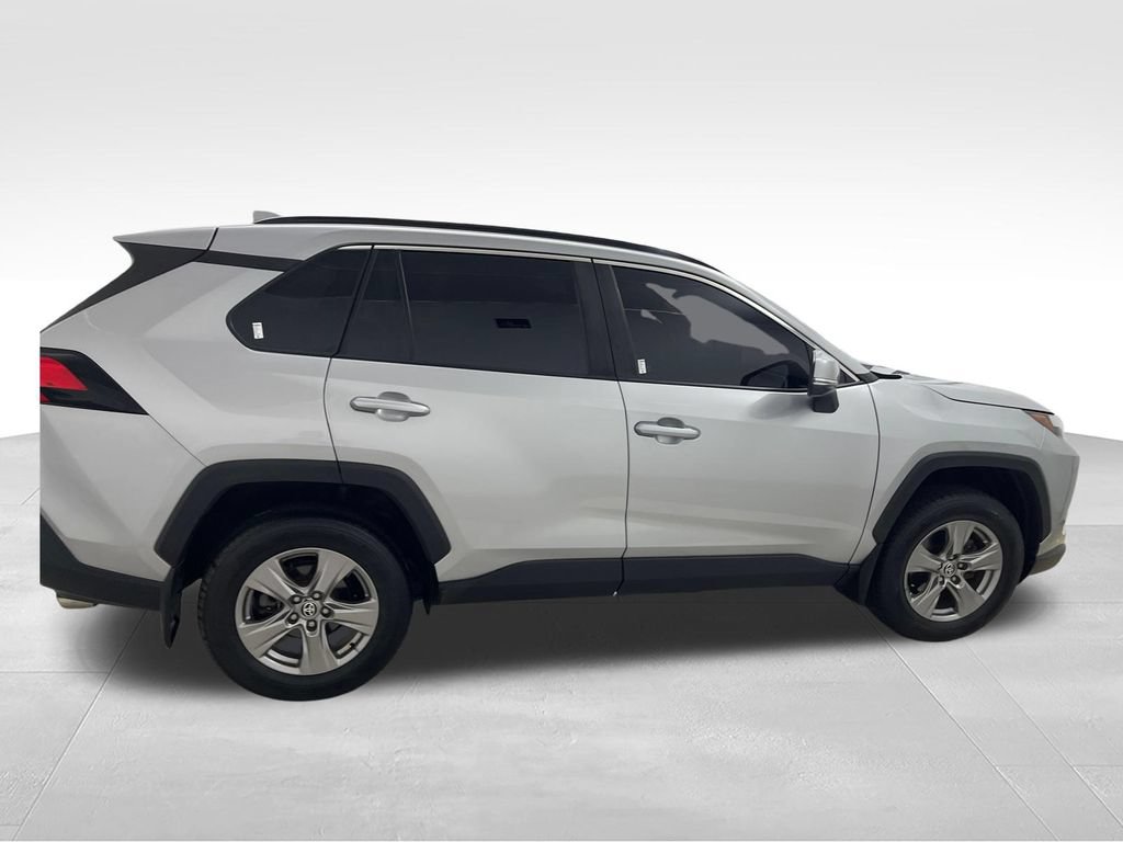 Used 2023 Toyota RAV4 XLE AWD/4WD image 6