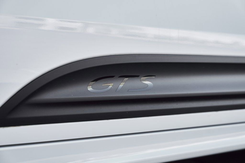 Used 2025 Porsche Macan GTS AWD/4WD image 9