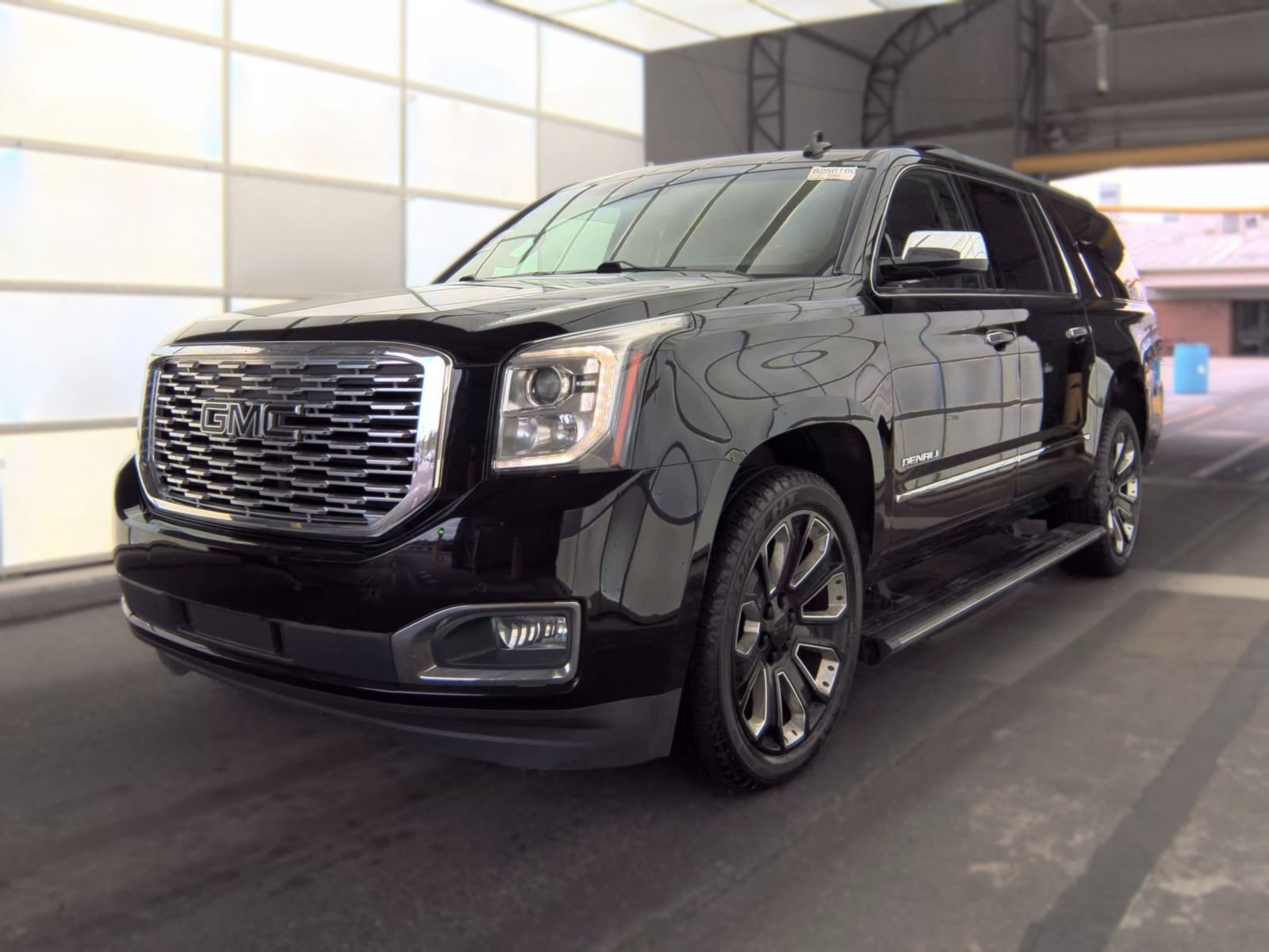 Used 2020 GMC Yukon XL Denali w/ Denali Ultimate Package AWD/4WD image 2