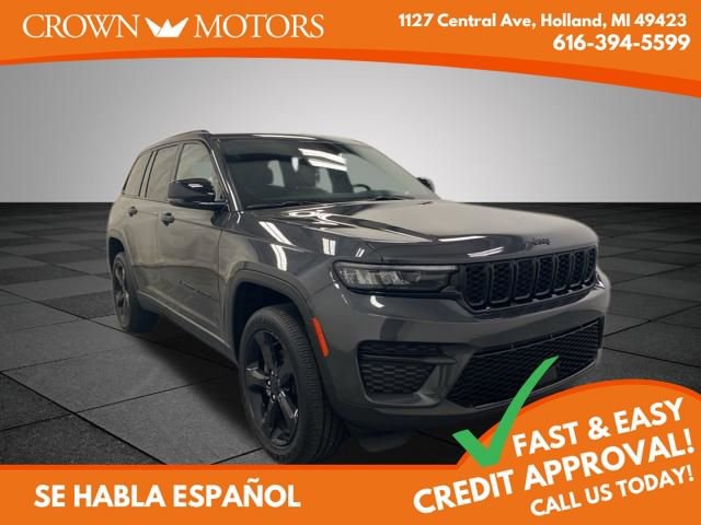 Used 2023 Jeep Grand Cherokee Altitude image 1