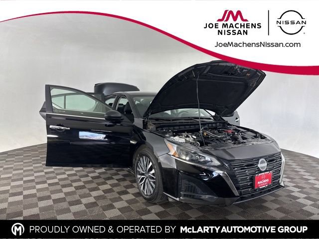 Used 2025 Nissan Altima 2.5 SV image 12