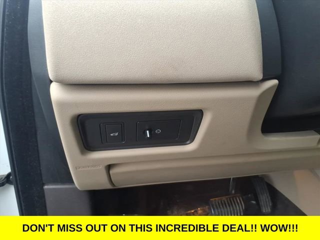 Used 2018 Land Rover Range Rover Evoque SE Premium image 15