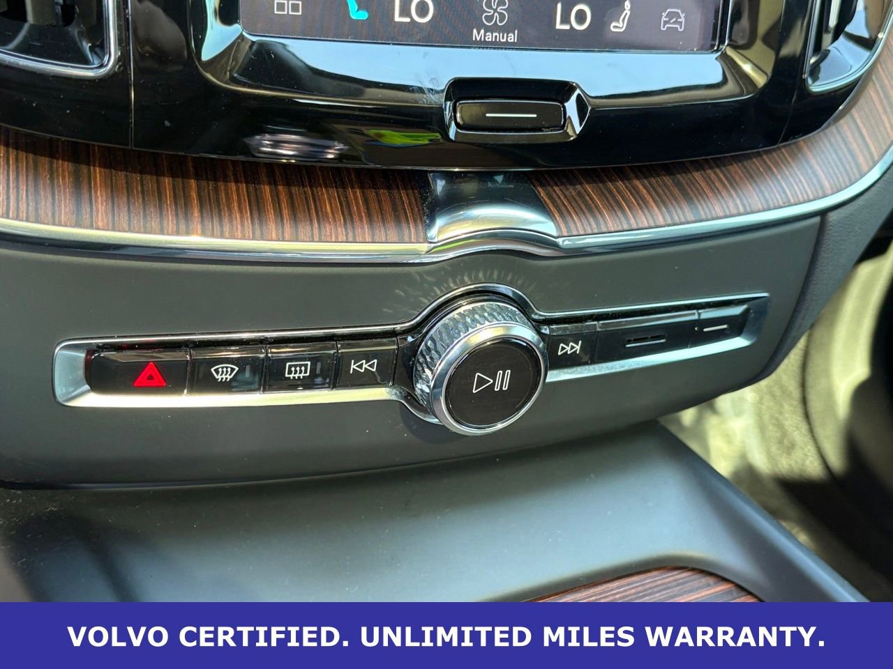 Certified 2024 Volvo XC60 B5 Ultimate image 24