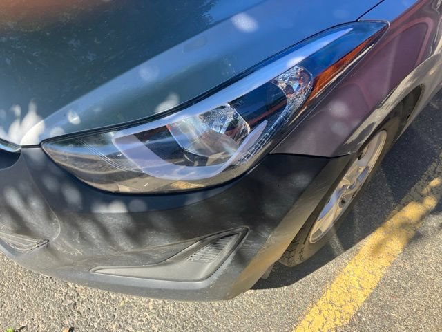 Used 2015 Hyundai Elantra SE FWD image 18