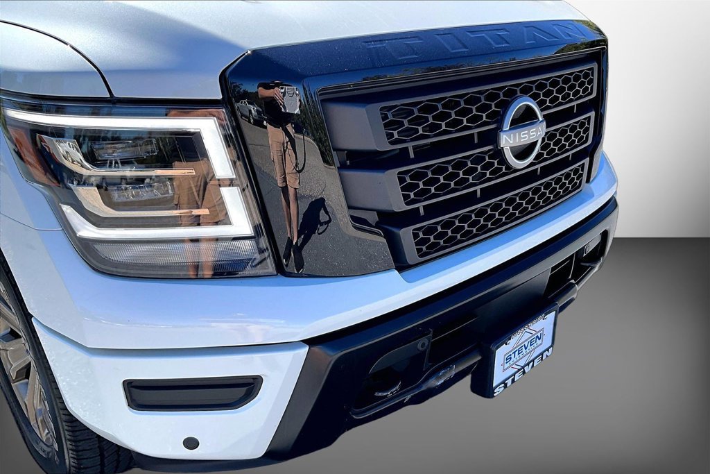 Certified 2024 Nissan Titan SV w/ SV Bronze Edition Package AWD/4WD image 38