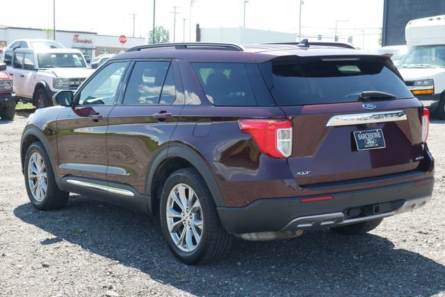 Used 2022 Ford Explorer XLT w/ Equipment Group 202A AWD/4WD image 10