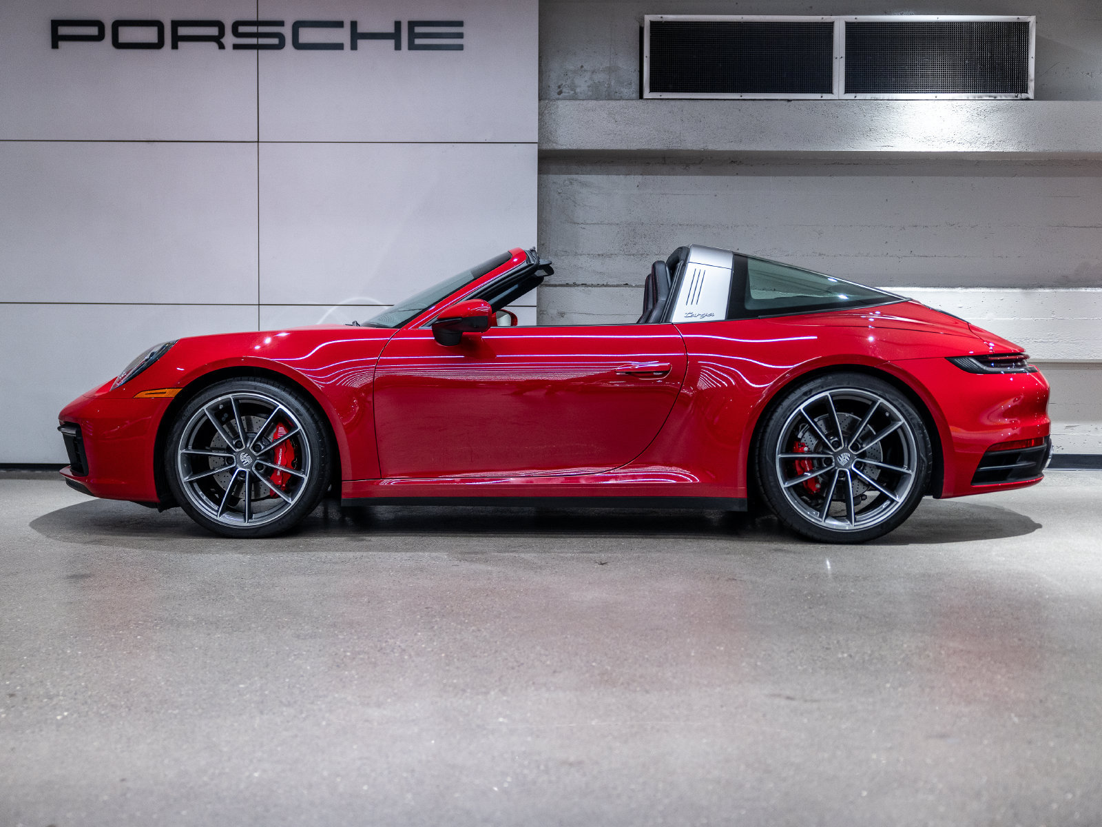 Certified 2021 Porsche 911 AWD/4WD image 2