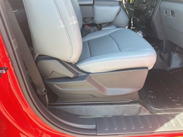 New 2025 Ford F250 XL w/ XL Chrome Package image 32