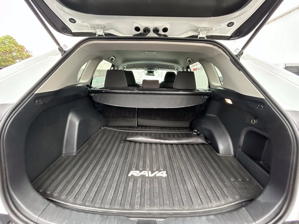 Used 2024 Toyota RAV4 XLE AWD/4WD image 18