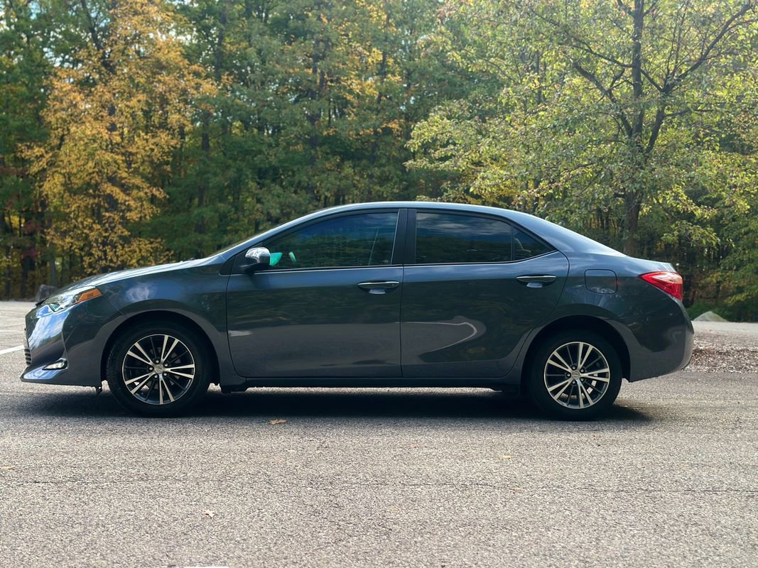 Used 2017 Toyota Corolla LE w/ LE Premium Package w/Moonroof FWD image 5