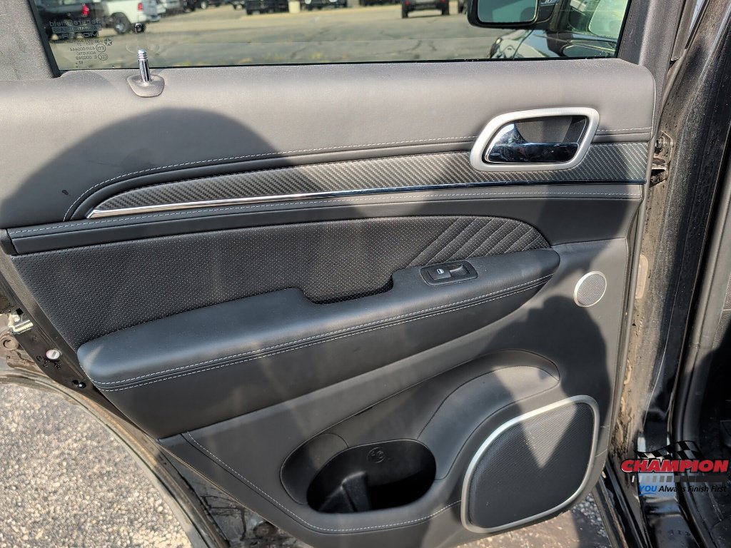 Used 2018 Jeep Grand Cherokee SRT AWD/4WD image 19