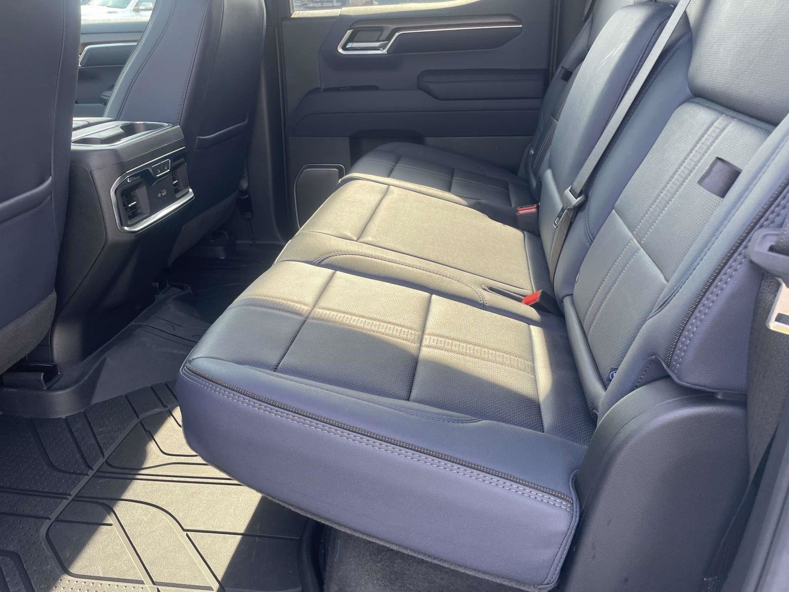Certified 2025 Chevrolet Silverado 1500 High Country w/ High Country Premium Package AWD/4WD image 12
